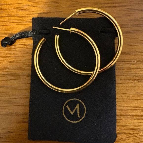 Jewelry - Mejuri Tube Hoop Earrings (2022)